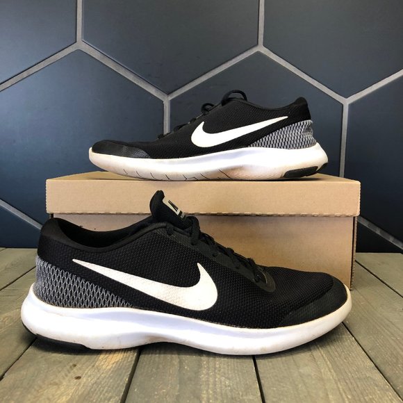 women's nike size 11 wide